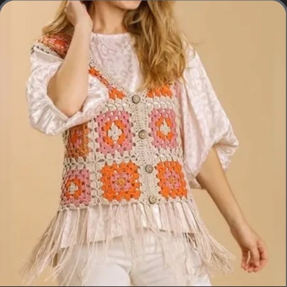 NWT Umgee V-Neck “Celeste” Color Block Taupe Button Detail Crochet Vest Sz Small - Picture 13 of 14